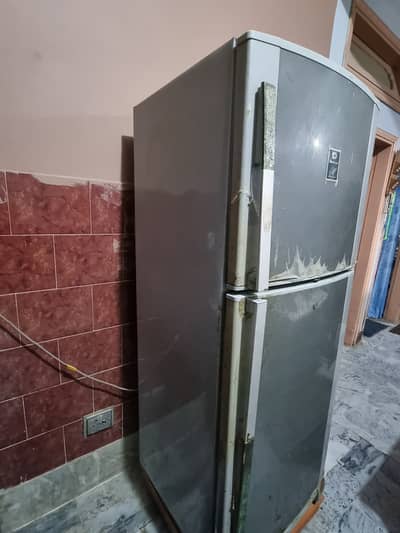 Selling refrigerator (fridge in new condition)