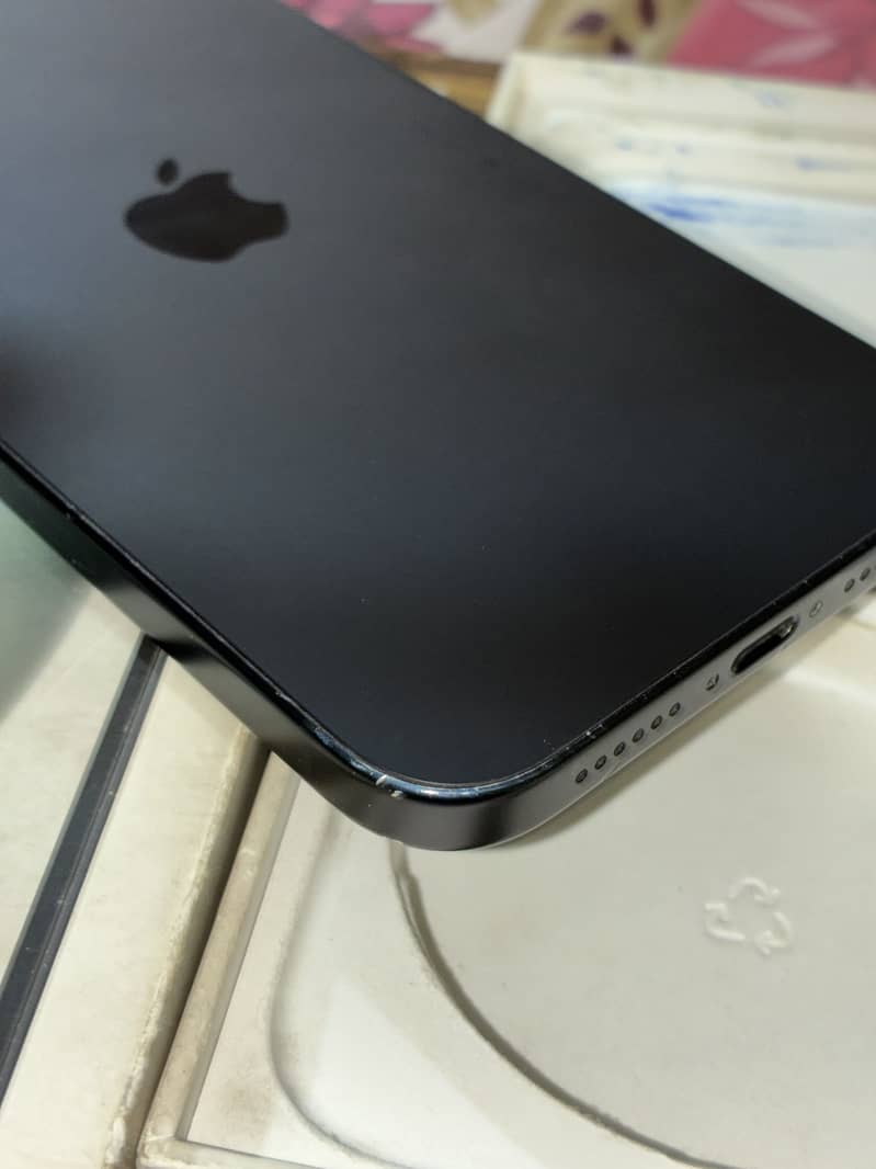 iPhone 15 plus 2
