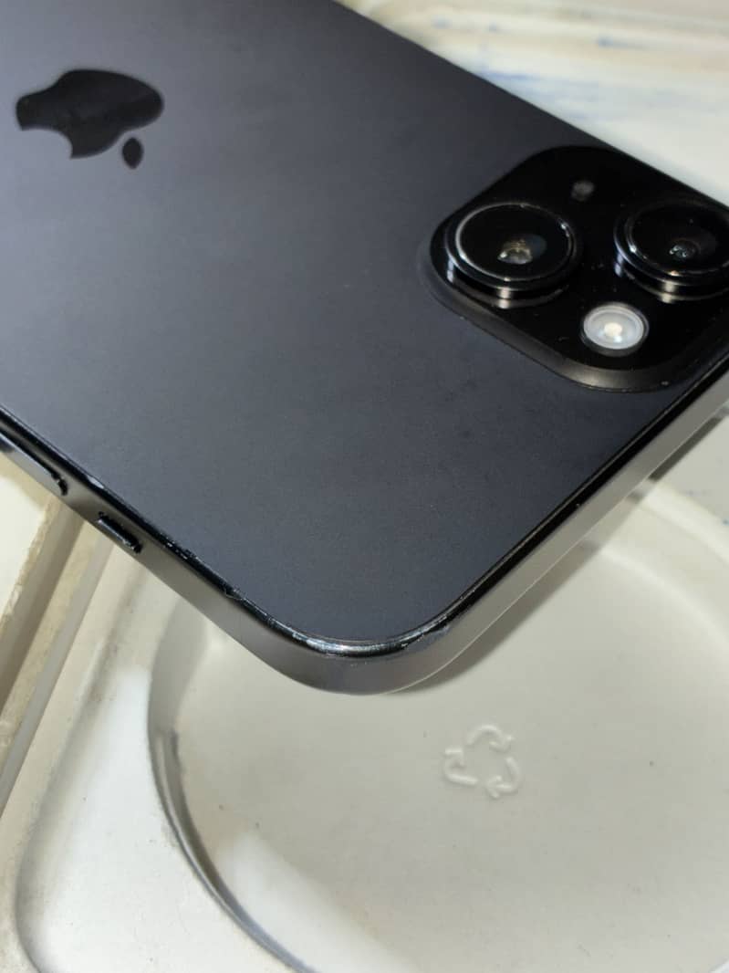 iPhone 15 plus 3
