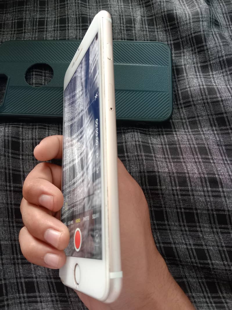 Apple iPhone 6 Plus 5