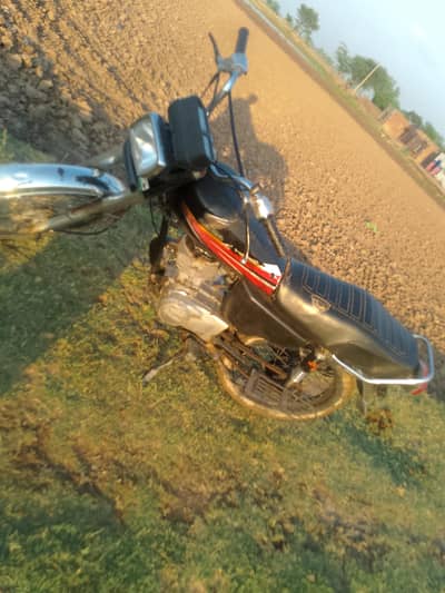 bahut acchi bike hai engine