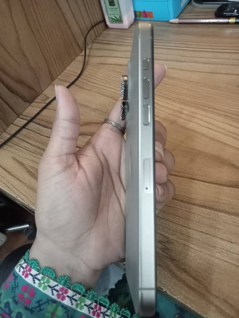 iPhone 15 Pro max 3