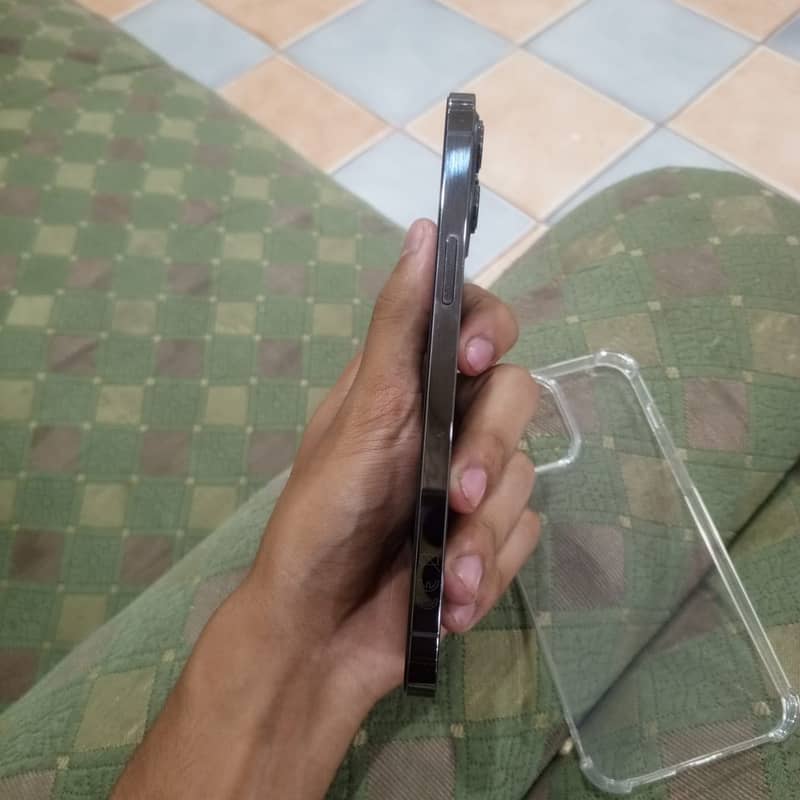 Apple iPhone 12 Pro Max 1