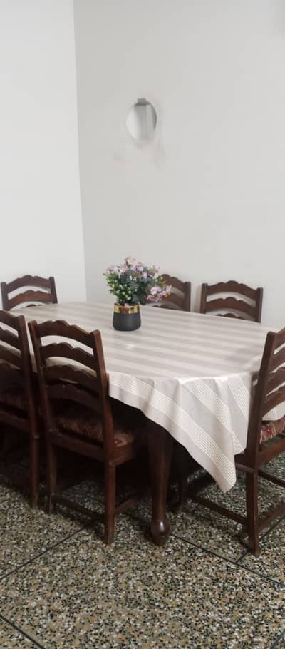 Dinning table with chairs