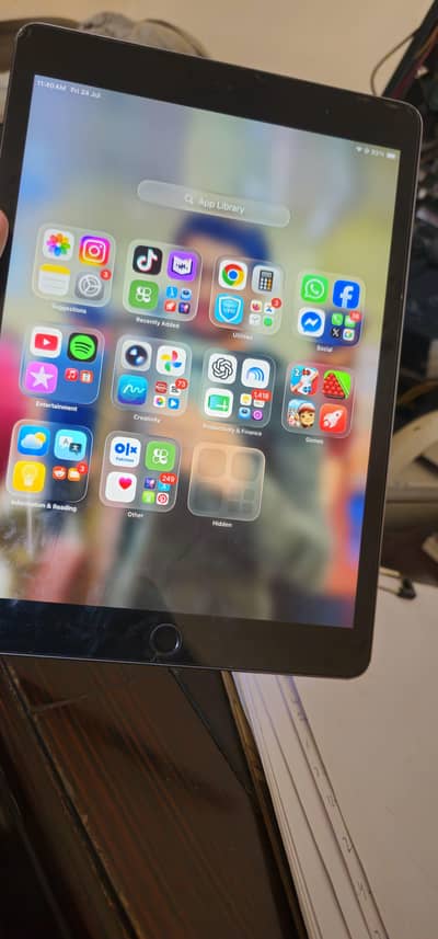 Apple ipad 9gen 64gb(space grey)  best for gaming and study