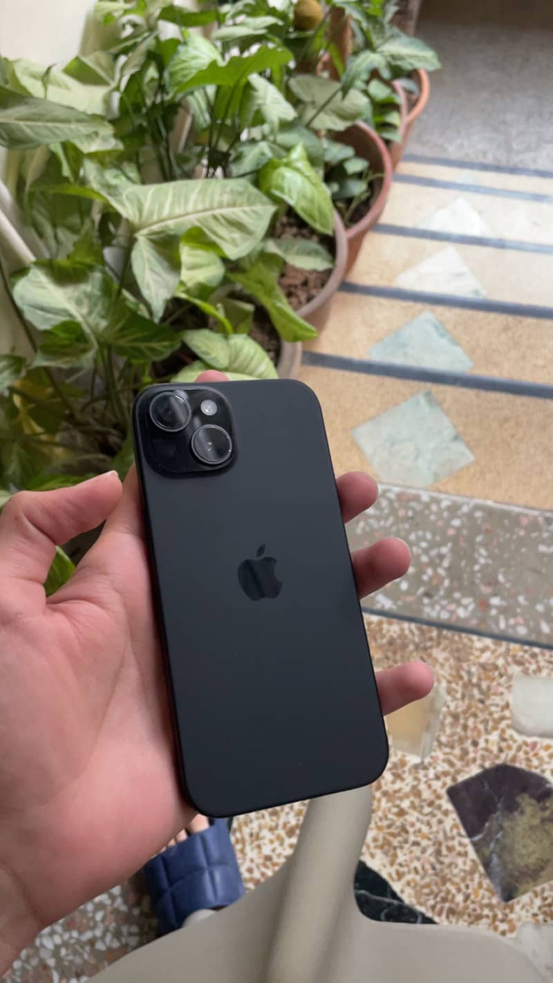 iPhone 15 2