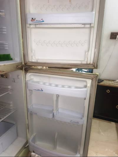 Fridge medium/small 5ft