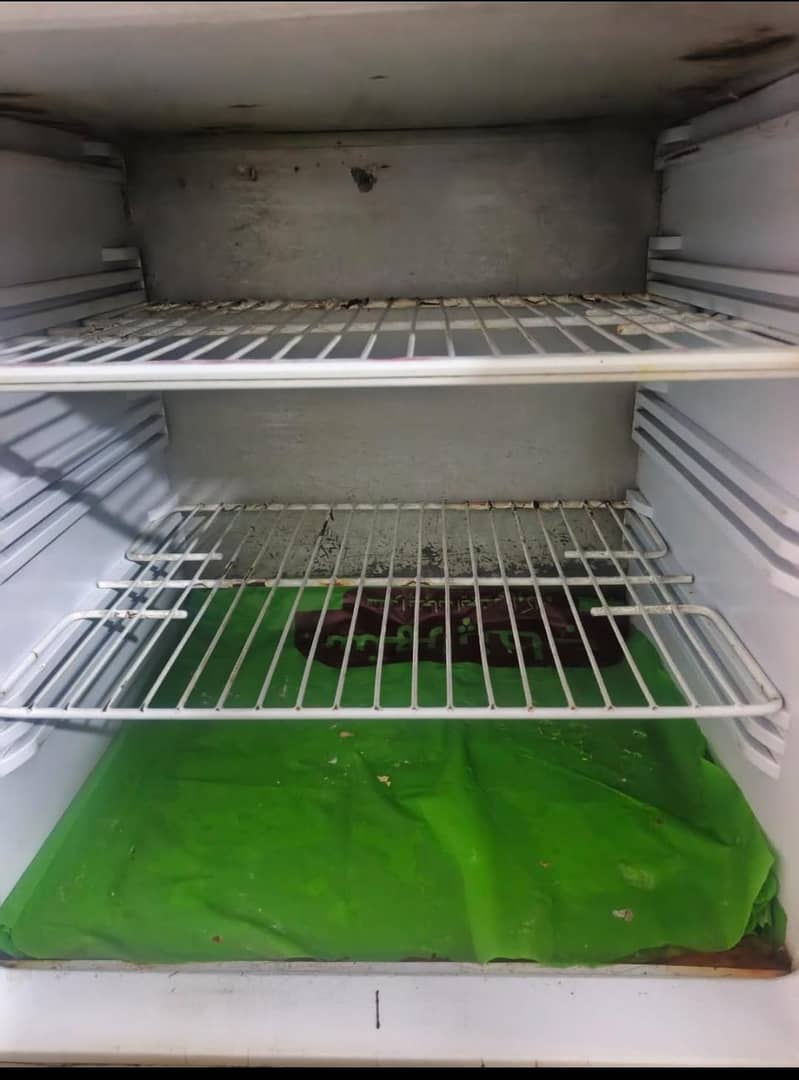 Fridge medium/small 5ft 5