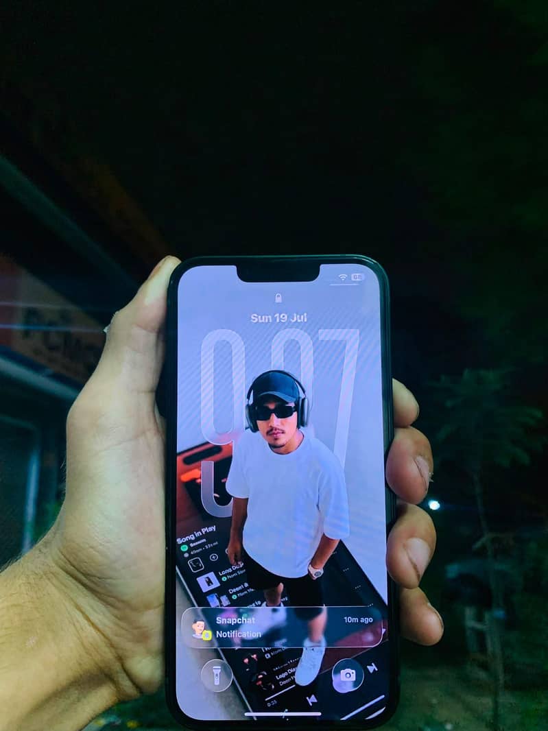 Apple iPhone 13 0