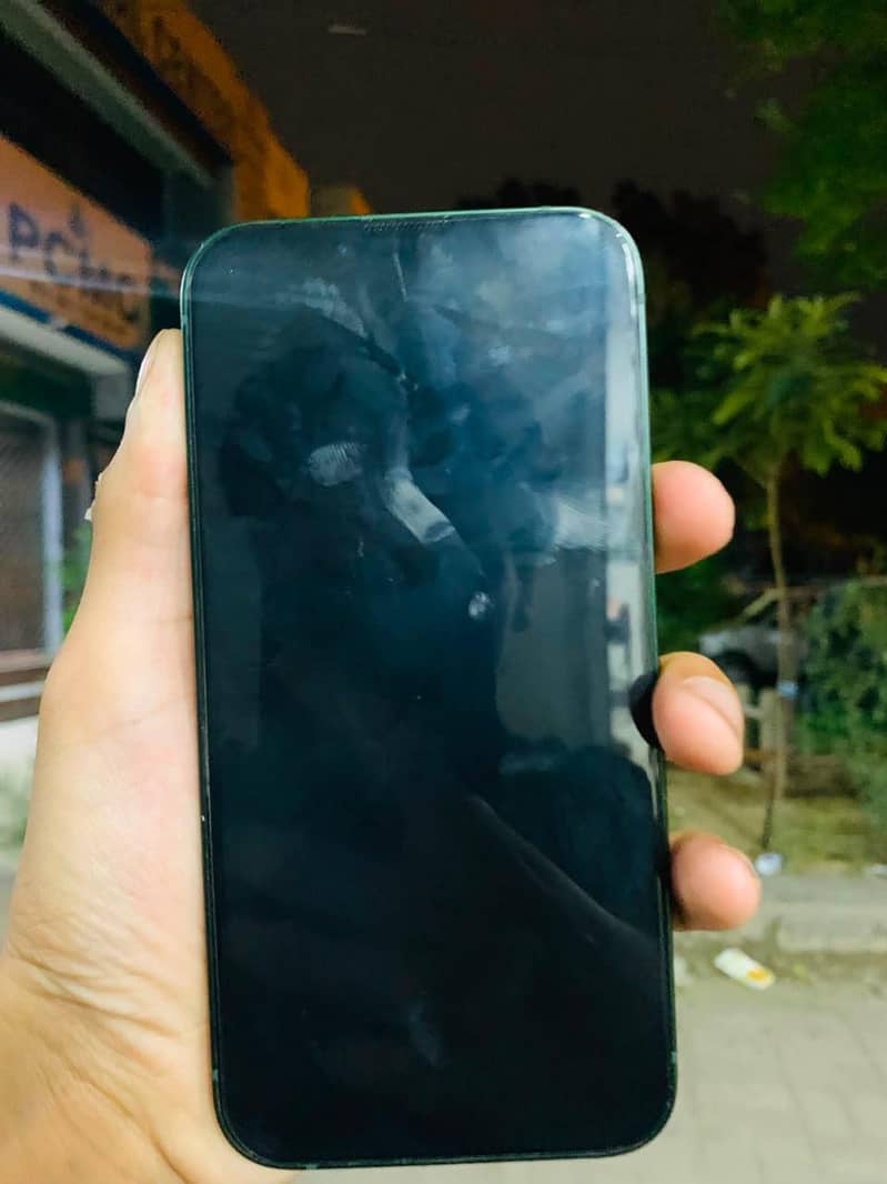 Apple iPhone 13 2