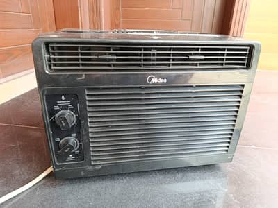 Urgent sale  Media window Ac