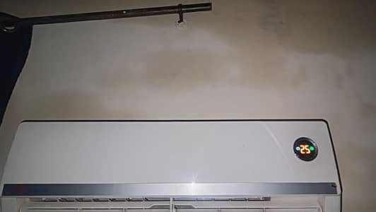 1 Ton ac Dawlance with perfect cooling