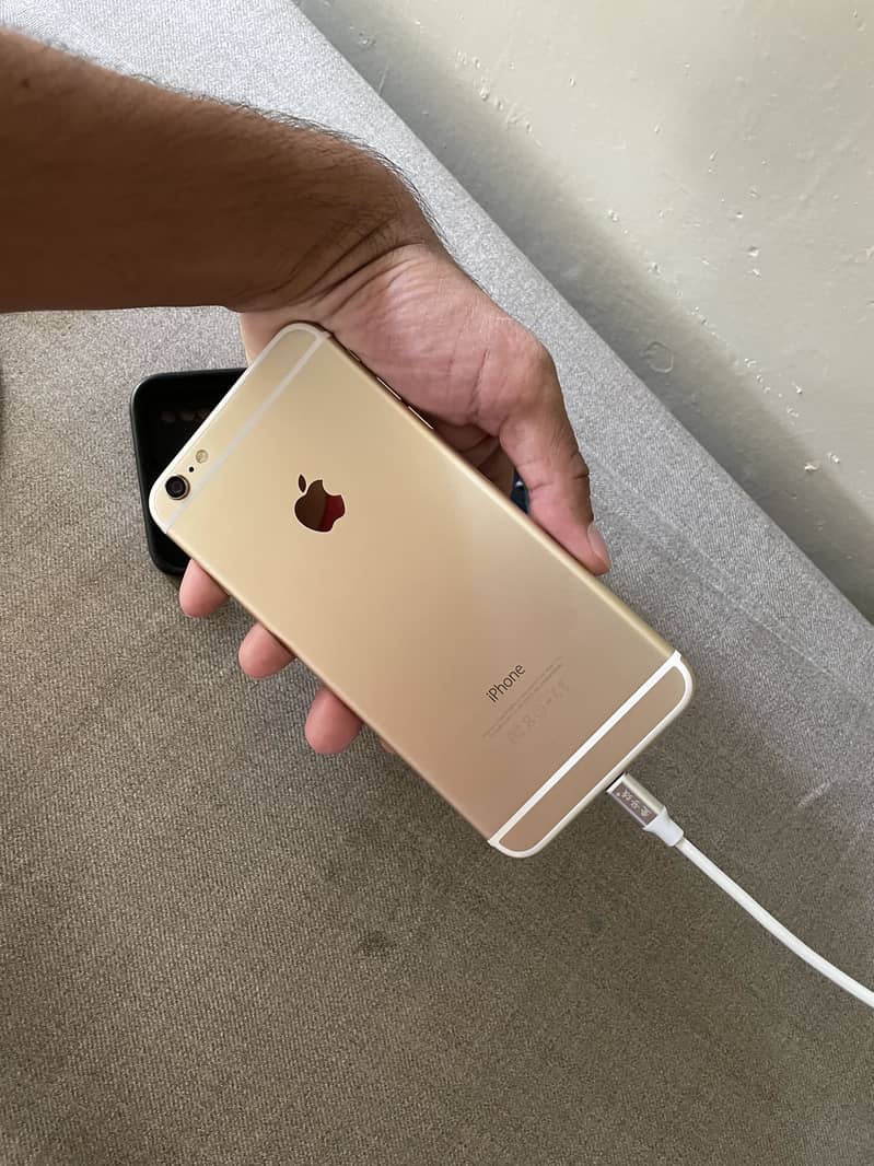 Apple iPhone 6 Plus 2
