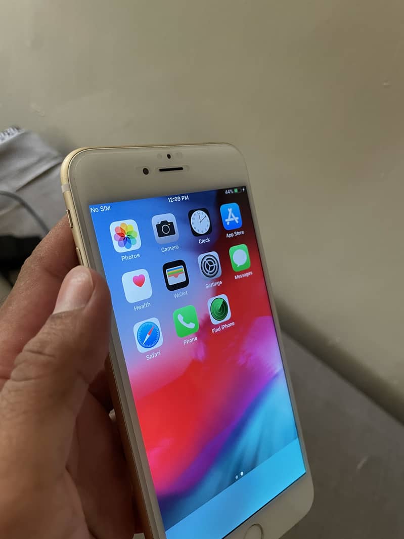 Apple iPhone 6 Plus 3