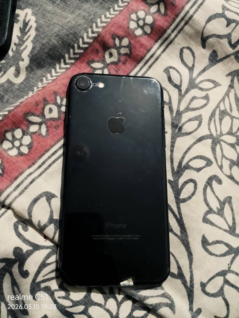 Apple iPhone 7 0