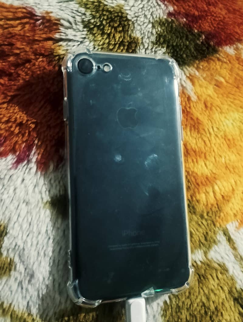 Apple iPhone 7 2
