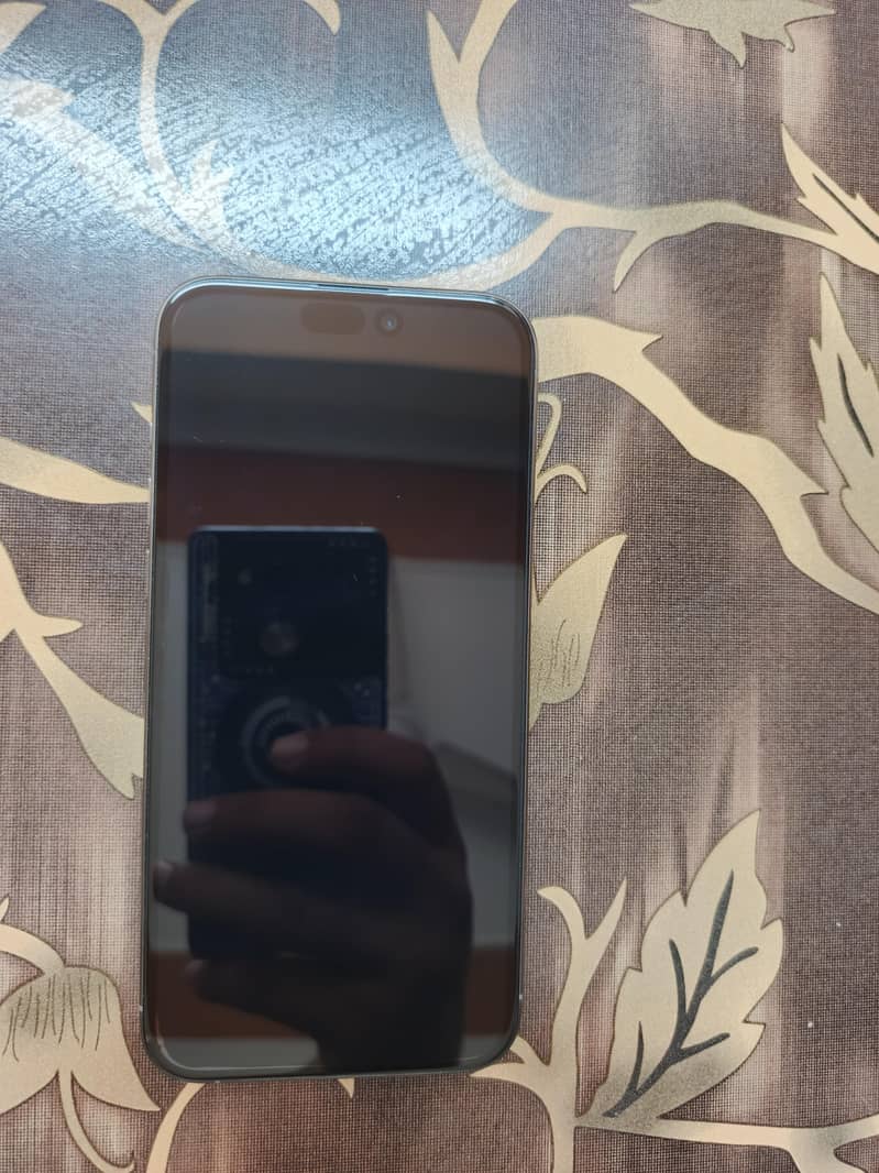 Apple iPhone 15 Pro Max 4