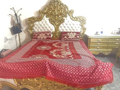 queen bed two side table & singar table for sell