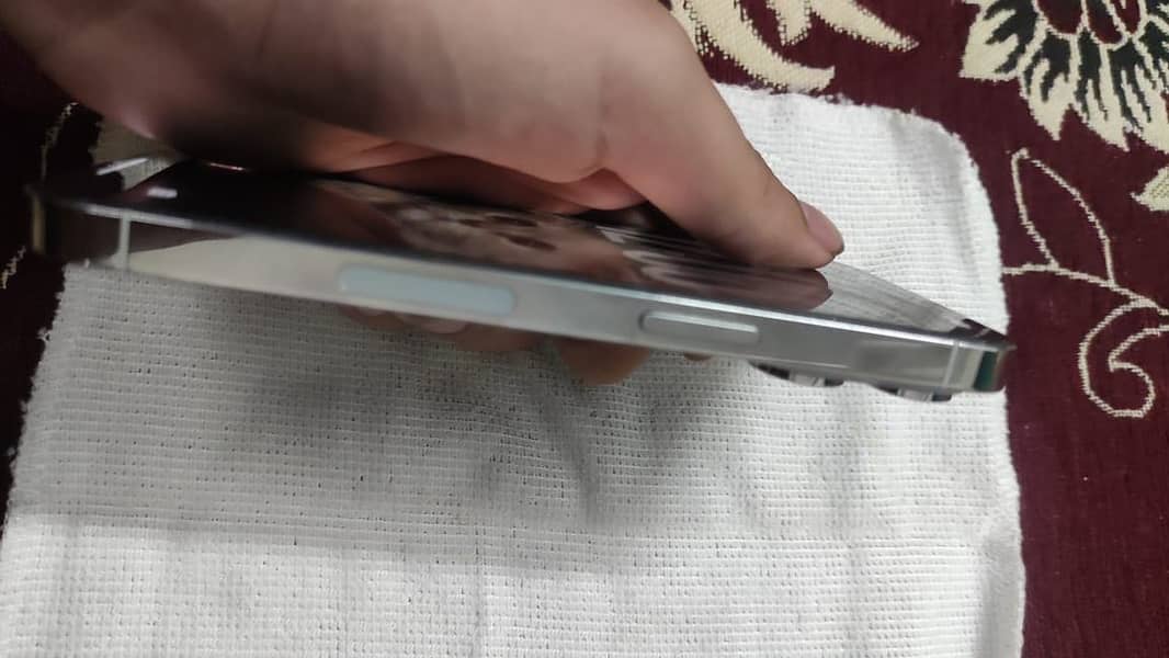 Iphone 14 pro jv 3