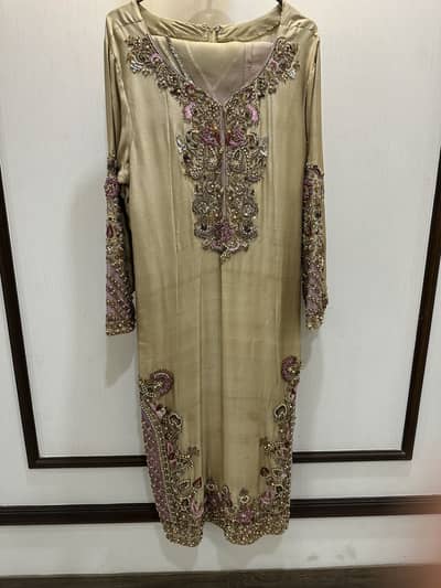 Ada work kaam wala dress