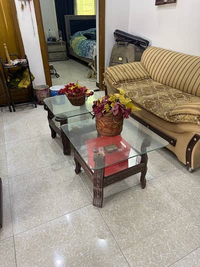 Premium table set of 2 excellent condition
