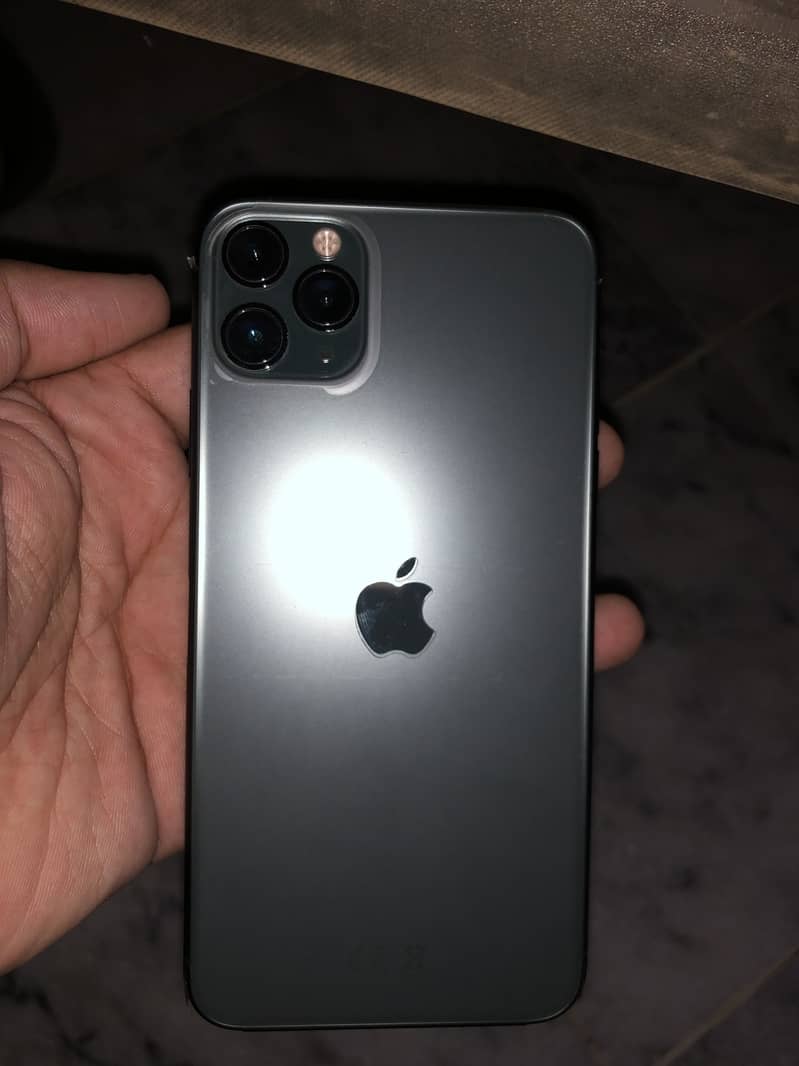 iPhone 11 Pro Max 1