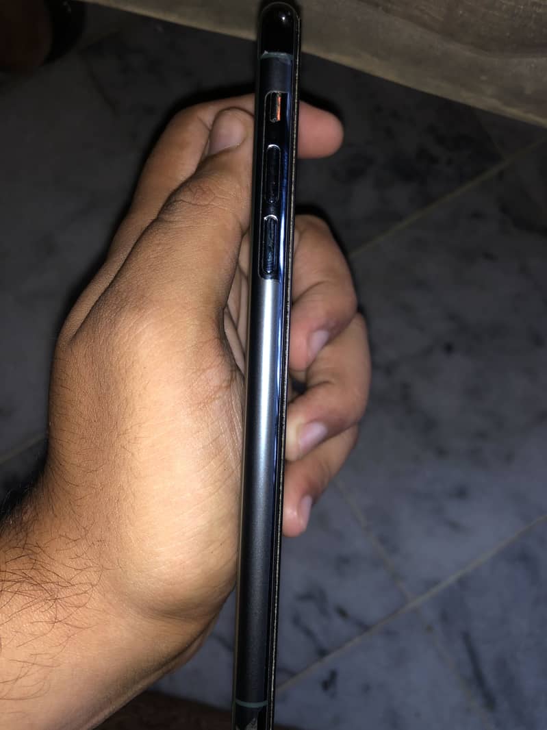 iPhone 11 Pro Max 2