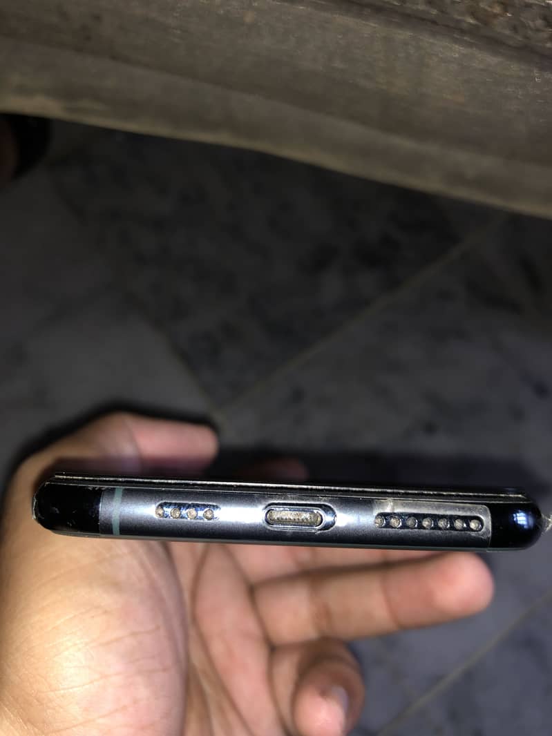iPhone 11 Pro Max 3