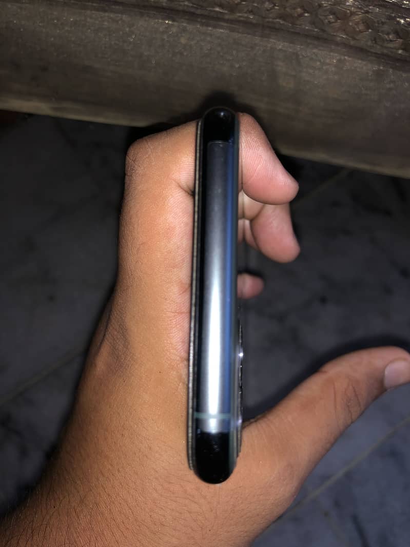 iPhone 11 Pro Max 5