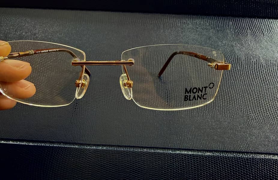 Branded frames came from abroad 2
