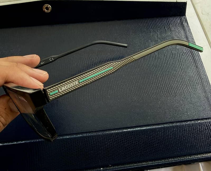 Branded frames came from abroad 12
