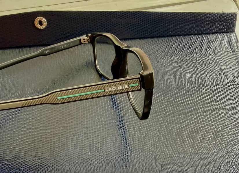 Branded frames came from abroad 13