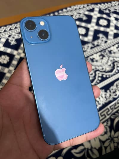 Apple iPhone 13