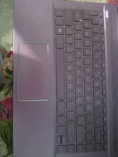 HP Pavilion / Core i3 / 8GB RAM / 119GB SSD