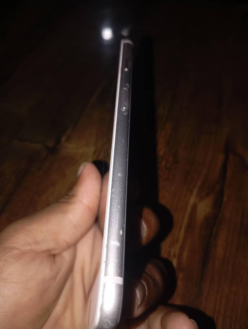 Apple iPhone 8 Plus 4