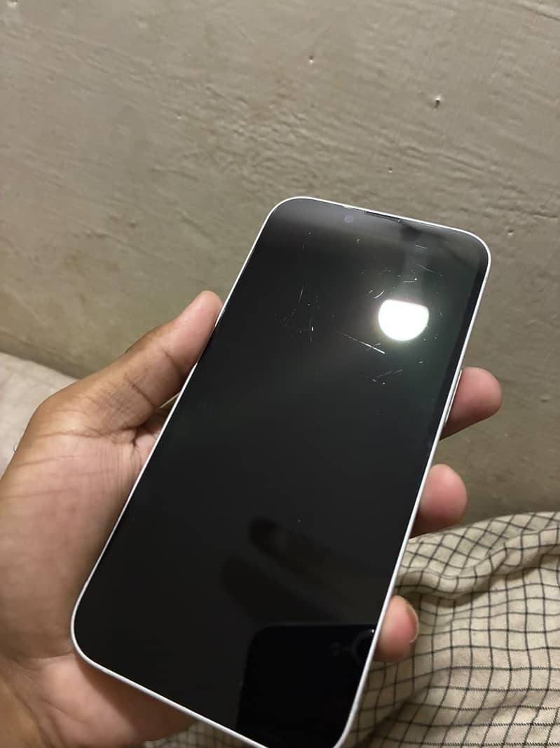 Iphone 16e 6