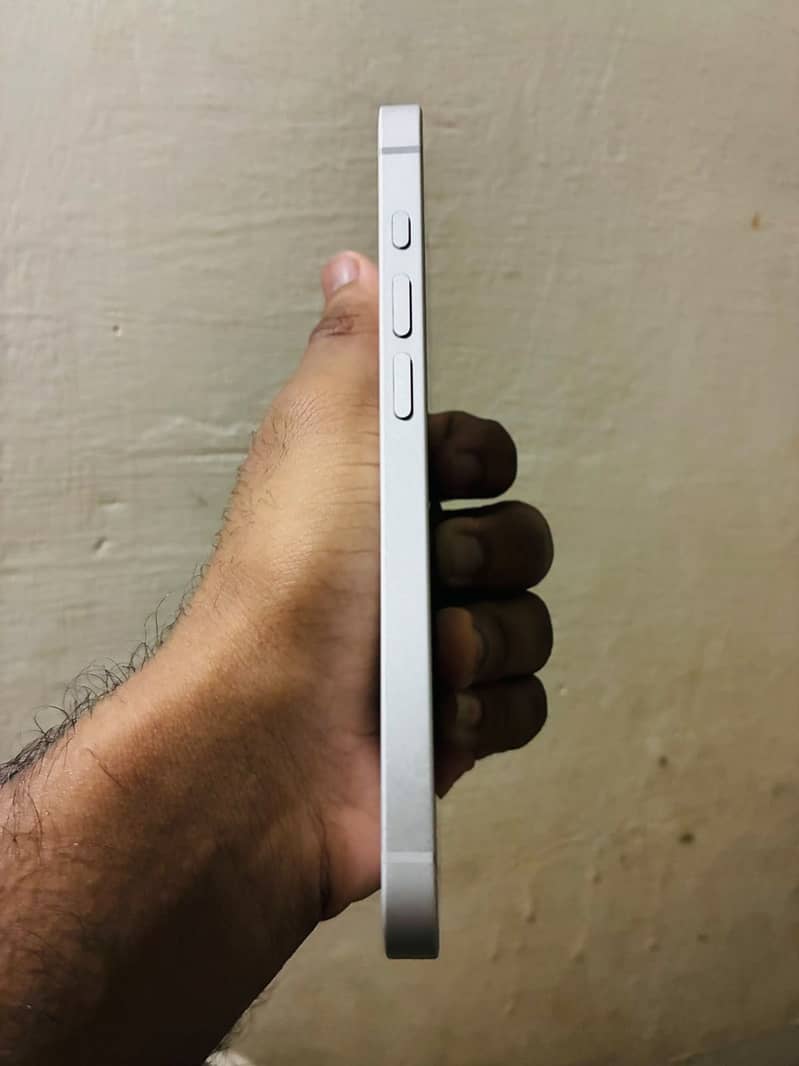 Iphone 16e 7