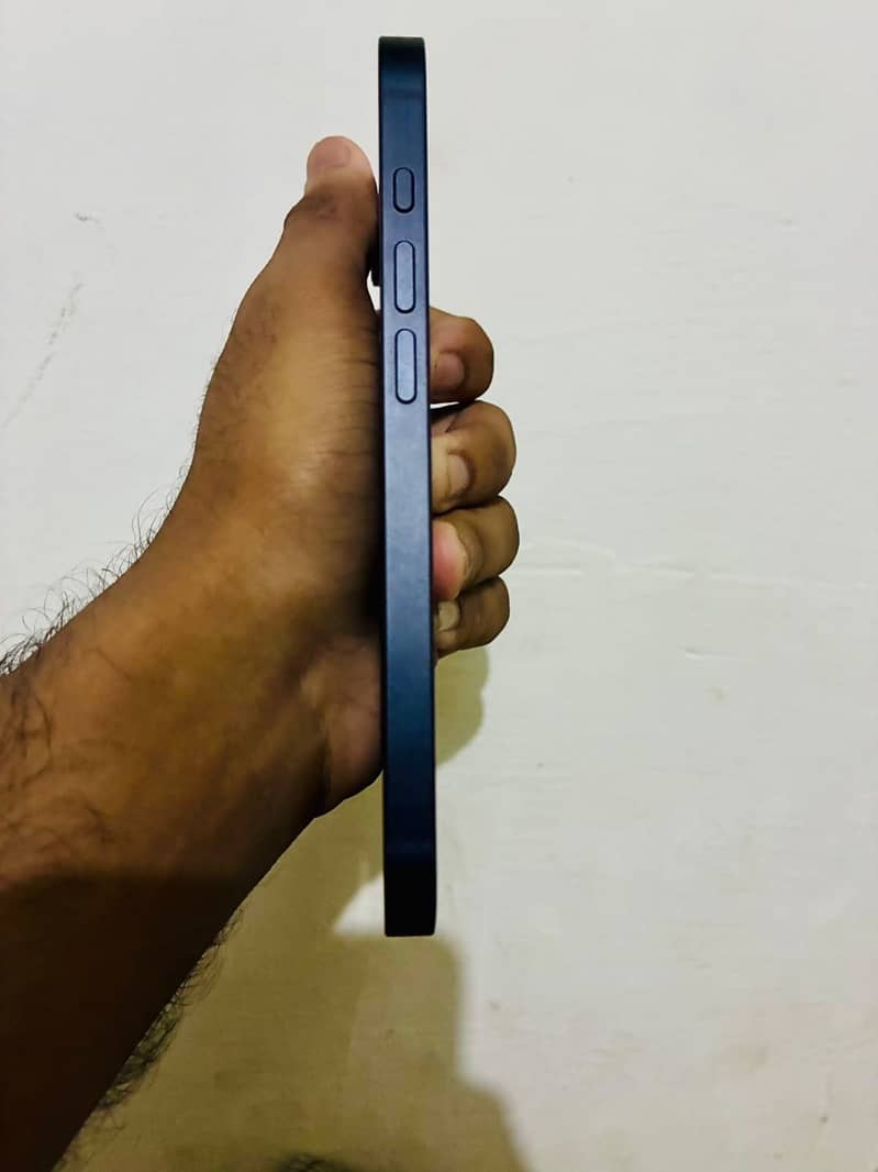 Iphone 16e 7