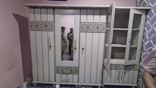 BED ROOM SET URGANT SELL
