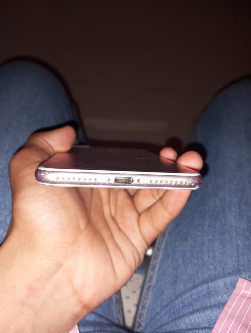 Apple iPhone 7 Plus 2