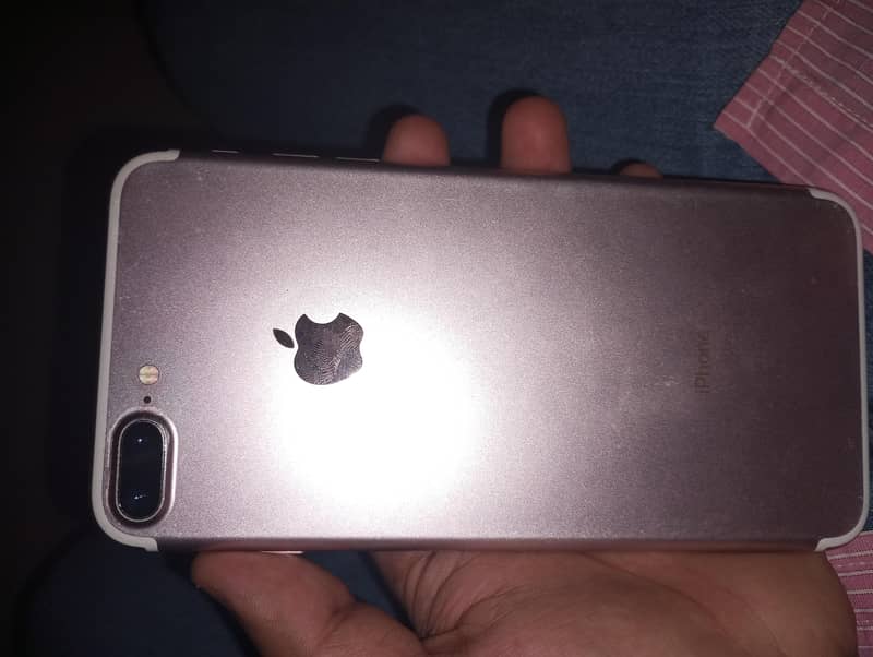 Apple iPhone 7 Plus 4