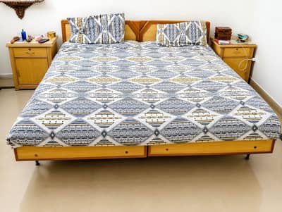 2 Double bed with side table  for Sale