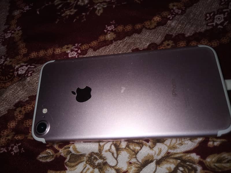 Apple iPhone 7 2