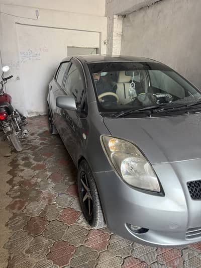 Toyota Vitz 2007/13  original 1300 not converted  brand new tyres ,rim