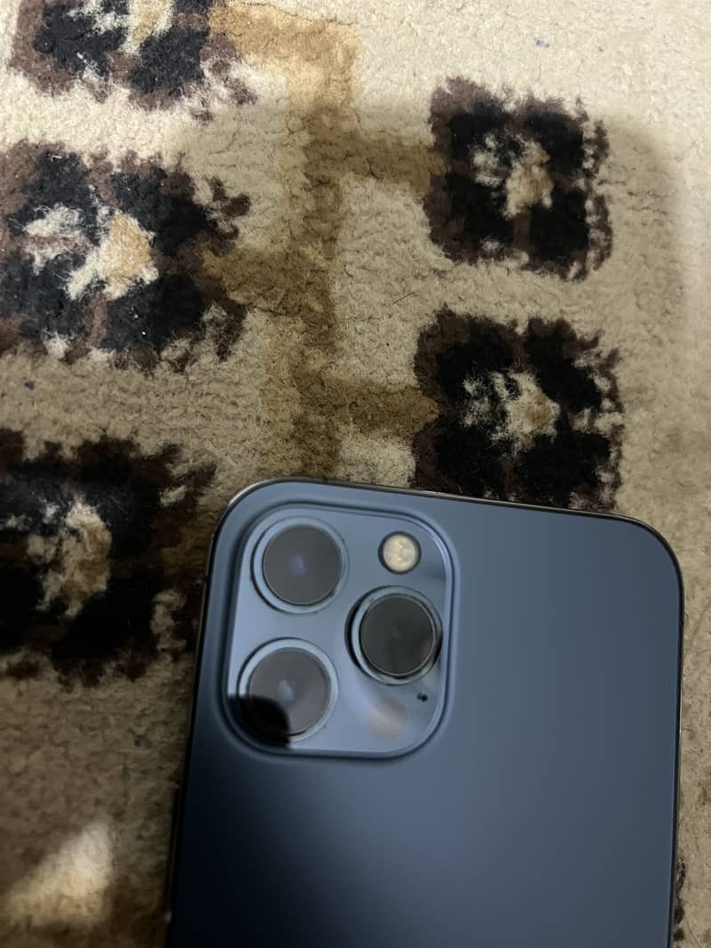 iPhone 12 Pro Max 1