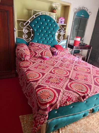 pure steel bed set new condetion 6 month used