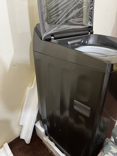 Brand new untouchable washing machine fully optional