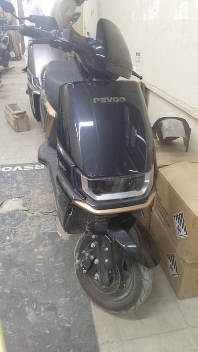 Revoo A12 scooter company