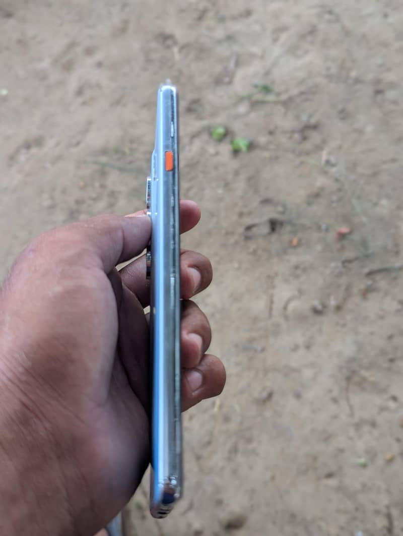 Tecno CAMON 40 Pro 1