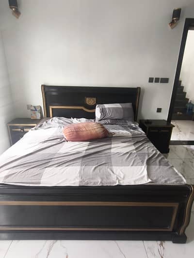KING SIZE BED FOR SALE